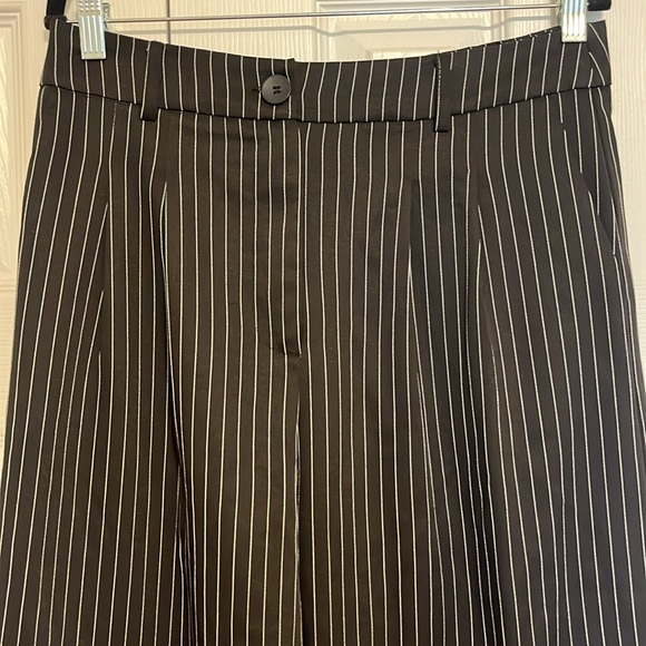 Princess Polly Wide Legged Pinstriped Pleated Trousers/ Size 10 - Picture 1 of 8